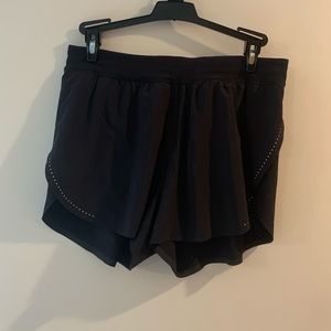Lululemon split short running shorts